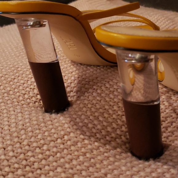 Heels - Picture 5 of 8